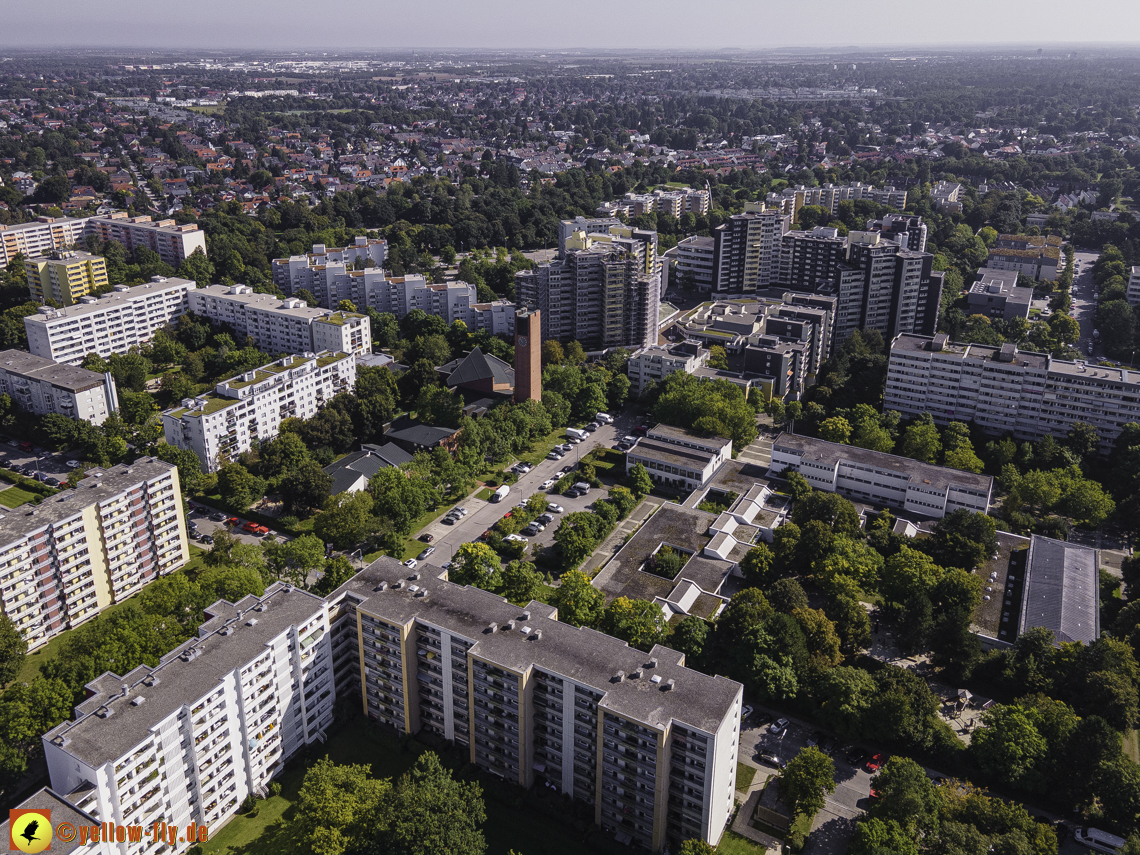 08.09.2021 - Wohnanlage am Karl-Marx-Ring 52-62 und Marx-Zentrum in Neuperlach