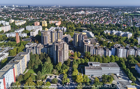 23.09.2021 - Marx-Zentrum, Studentenwohnheim und Wohnanlage Karl-Marx-Ring 52-62 und KMR 53-57c