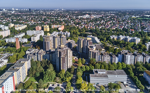 23.09.2021 - Marx-Zentrum, Studentenwohnheim und Wohnanlage Karl-Marx-Ring 52-62 und KMR 53-57c