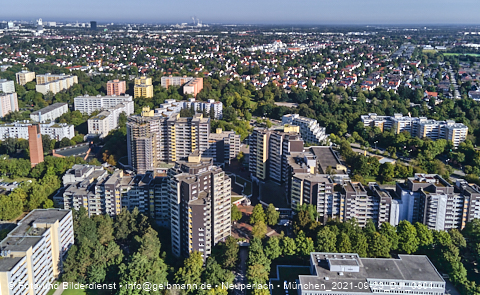 23.09.2021 - Marx-Zentrum, Studentenwohnheim und Wohnanlage Karl-Marx-Ring 52-62 und KMR 53-57c