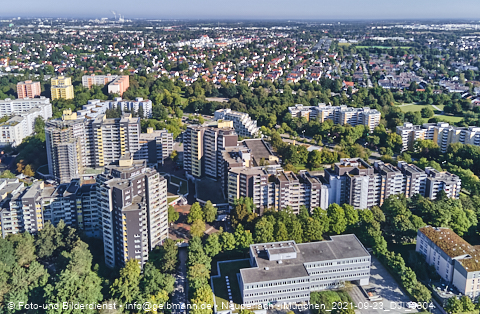 23.09.2021 - Marx-Zentrum, Studentenwohnheim und Wohnanlage Karl-Marx-Ring 52-62 und KMR 53-57c