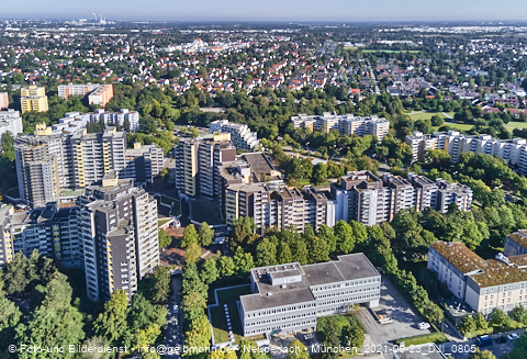 23.09.2021 - Marx-Zentrum, Studentenwohnheim und Wohnanlage Karl-Marx-Ring 52-62 und KMR 53-57c
