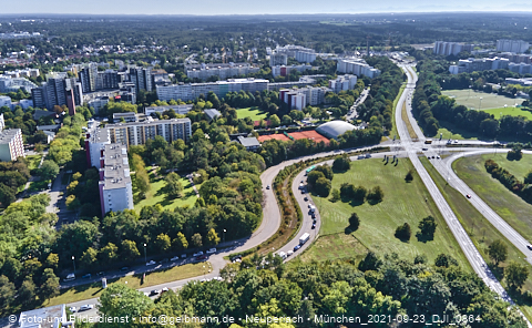 23.09.2021 - Marx-Zentrum, Studentenwohnheim und Wohnanlage Karl-Marx-Ring 52-62 und KMR 53-57c