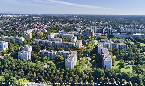 23.09.2021 - Marx-Zentrum, Studentenwohnheim und Wohnanlage Karl-Marx-Ring 52-62 und KMR 53-57c