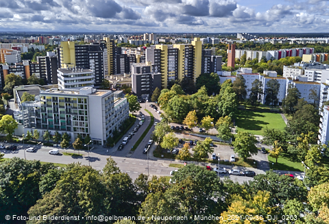 30.09.2021 - Marx-Zentrum, Studentenwohnheim und Wohnanlage Karl-Marx-Ring 52-62 und KMR 53-57c