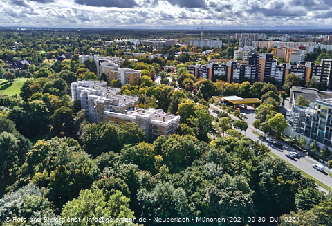 30.09.2021 - Marx-Zentrum, Studentenwohnheim und Wohnanlage Karl-Marx-Ring 52-62 und KMR 53-57c
