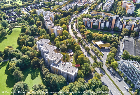 30.09.2021 - Marx-Zentrum, Studentenwohnheim und Wohnanlage Karl-Marx-Ring 52-62 und KMR 53-57c