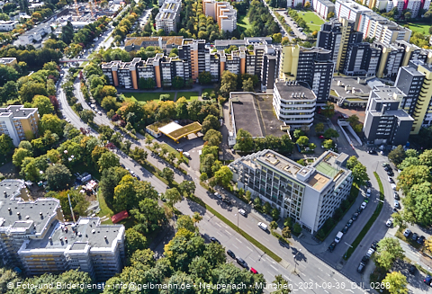 30.09.2021 - Marx-Zentrum, Studentenwohnheim und Wohnanlage Karl-Marx-Ring 52-62 und KMR 53-57c