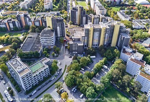 30.09.2021 - Marx-Zentrum, Studentenwohnheim und Wohnanlage Karl-Marx-Ring 52-62 und KMR 53-57c