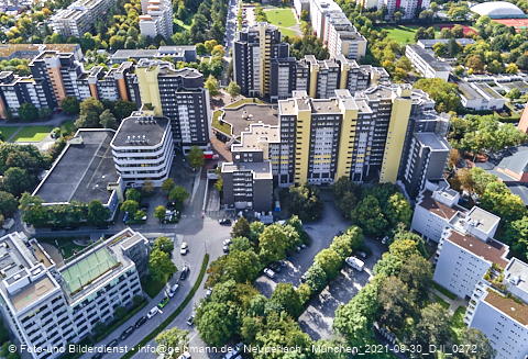 30.09.2021 - Marx-Zentrum, Studentenwohnheim und Wohnanlage Karl-Marx-Ring 52-62 und KMR 53-57c