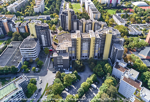 30.09.2021 - Marx-Zentrum, Studentenwohnheim und Wohnanlage Karl-Marx-Ring 52-62 und KMR 53-57c