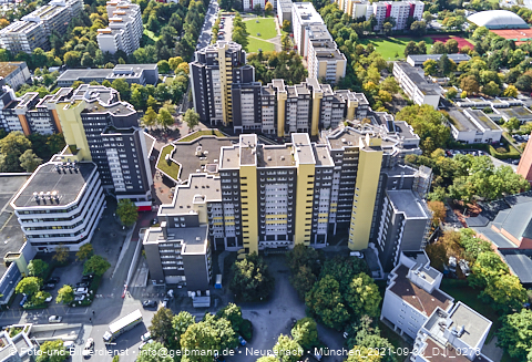 30.09.2021 - Marx-Zentrum, Studentenwohnheim und Wohnanlage Karl-Marx-Ring 52-62 und KMR 53-57c