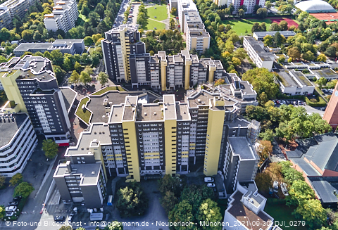 30.09.2021 - Marx-Zentrum, Studentenwohnheim und Wohnanlage Karl-Marx-Ring 52-62 und KMR 53-57c