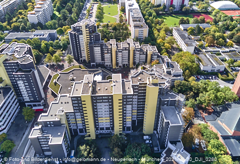 30.09.2021 - Marx-Zentrum, Studentenwohnheim und Wohnanlage Karl-Marx-Ring 52-62 und KMR 53-57c