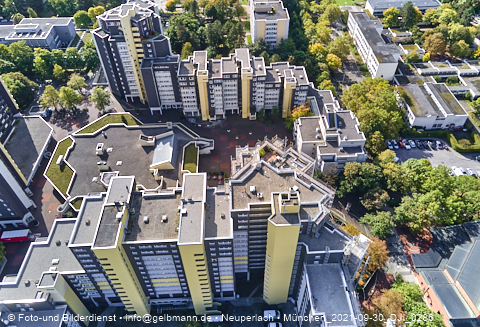 30.09.2021 - Marx-Zentrum, Studentenwohnheim und Wohnanlage Karl-Marx-Ring 52-62 und KMR 53-57c