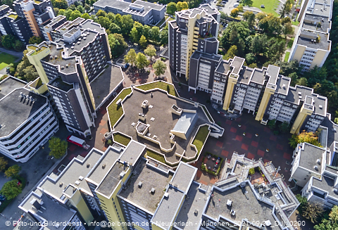 30.09.2021 - Marx-Zentrum, Studentenwohnheim und Wohnanlage Karl-Marx-Ring 52-62 und KMR 53-57c