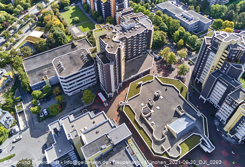 30.09.2021 - Marx-Zentrum, Studentenwohnheim und Wohnanlage Karl-Marx-Ring 52-62 und KMR 53-57c