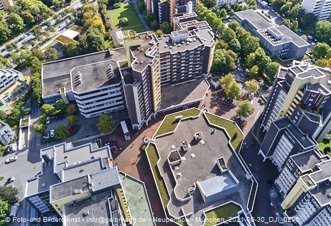 30.09.2021 - Marx-Zentrum, Studentenwohnheim und Wohnanlage Karl-Marx-Ring 52-62 und KMR 53-57c