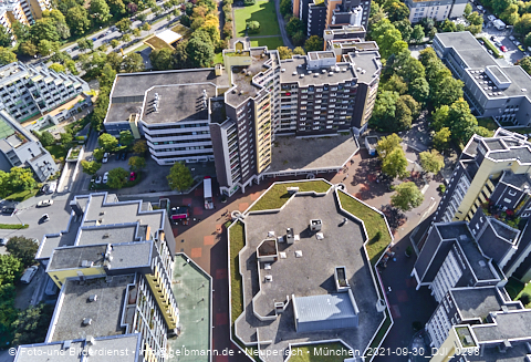 30.09.2021 - Marx-Zentrum, Studentenwohnheim und Wohnanlage Karl-Marx-Ring 52-62 und KMR 53-57c