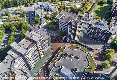 30.09.2021 - Marx-Zentrum, Studentenwohnheim und Wohnanlage Karl-Marx-Ring 52-62 und KMR 53-57c