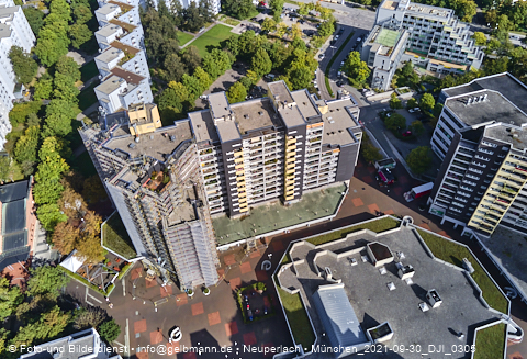 30.09.2021 - Marx-Zentrum, Studentenwohnheim und Wohnanlage Karl-Marx-Ring 52-62 und KMR 53-57c