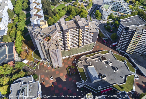 30.09.2021 - Marx-Zentrum, Studentenwohnheim und Wohnanlage Karl-Marx-Ring 52-62 und KMR 53-57c