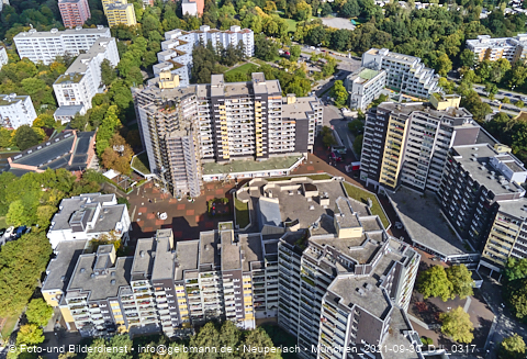 30.09.2021 - Marx-Zentrum, Studentenwohnheim und Wohnanlage Karl-Marx-Ring 52-62 und KMR 53-57c