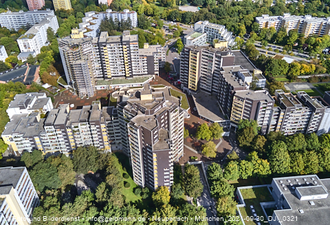 30.09.2021 - Marx-Zentrum, Studentenwohnheim und Wohnanlage Karl-Marx-Ring 52-62 und KMR 53-57c