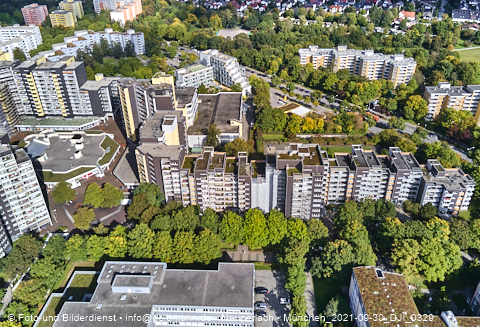 30.09.2021 - Marx-Zentrum, Studentenwohnheim und Wohnanlage Karl-Marx-Ring 52-62 und KMR 53-57c