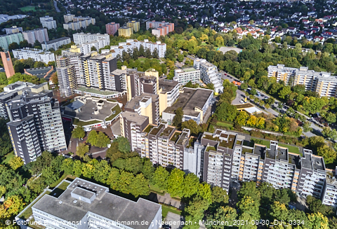 30.09.2021 - Marx-Zentrum, Studentenwohnheim und Wohnanlage Karl-Marx-Ring 52-62 und KMR 53-57c