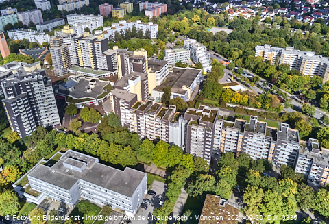 30.09.2021 - Marx-Zentrum, Studentenwohnheim und Wohnanlage Karl-Marx-Ring 52-62 und KMR 53-57c