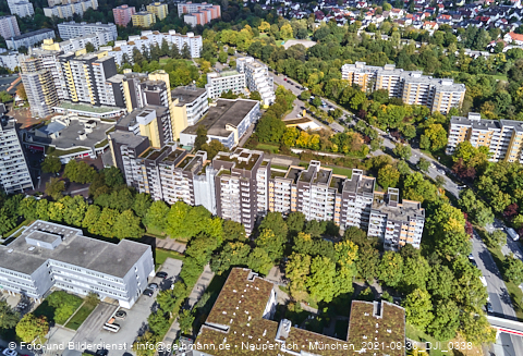 30.09.2021 - Marx-Zentrum, Studentenwohnheim und Wohnanlage Karl-Marx-Ring 52-62 und KMR 53-57c