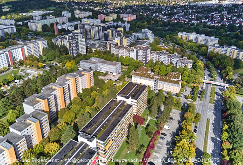 30.09.2021 - Marx-Zentrum, Studentenwohnheim und Wohnanlage Karl-Marx-Ring 52-62 und KMR 53-57c