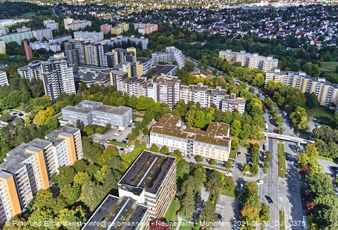 30.09.2021 - Marx-Zentrum, Studentenwohnheim und Wohnanlage Karl-Marx-Ring 52-62 und KMR 53-57c