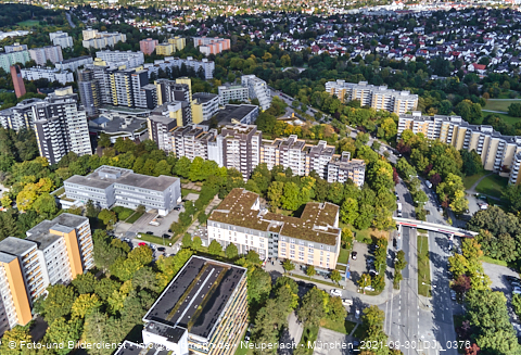 30.09.2021 - Marx-Zentrum, Studentenwohnheim und Wohnanlage Karl-Marx-Ring 52-62 und KMR 53-57c