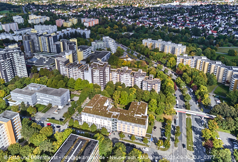 30.09.2021 - Marx-Zentrum, Studentenwohnheim und Wohnanlage Karl-Marx-Ring 52-62 und KMR 53-57c