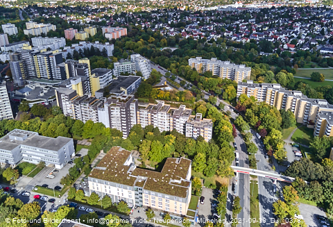 30.09.2021 - Marx-Zentrum, Studentenwohnheim und Wohnanlage Karl-Marx-Ring 52-62 und KMR 53-57c