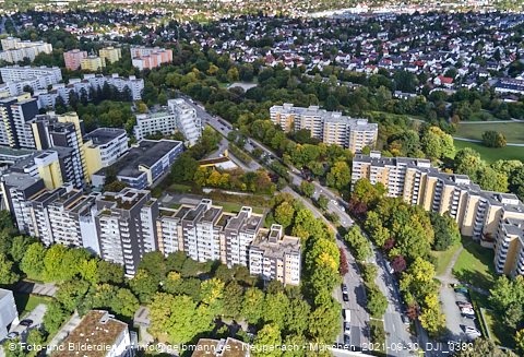 30.09.2021 - Marx-Zentrum, Studentenwohnheim und Wohnanlage Karl-Marx-Ring 52-62 und KMR 53-57c