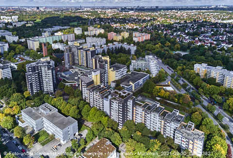 30.09.2021 - Marx-Zentrum, Studentenwohnheim und Wohnanlage Karl-Marx-Ring 52-62 und KMR 53-57c