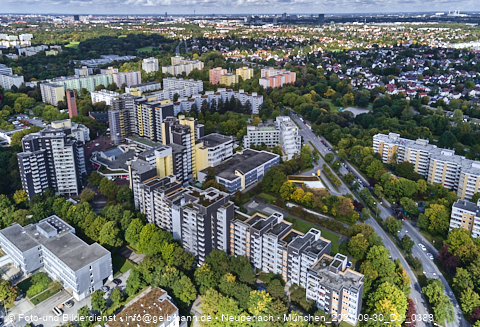 30.09.2021 - Marx-Zentrum, Studentenwohnheim und Wohnanlage Karl-Marx-Ring 52-62 und KMR 53-57c