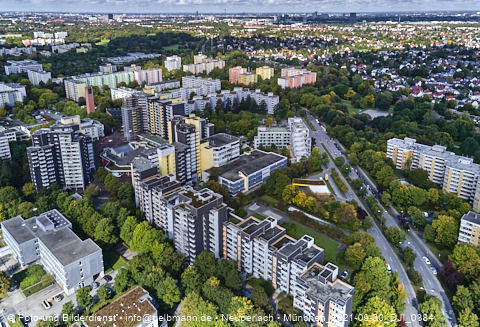 30.09.2021 - Marx-Zentrum, Studentenwohnheim und Wohnanlage Karl-Marx-Ring 52-62 und KMR 53-57c