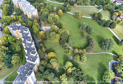 30.09.2021 - Marx-Zentrum, Studentenwohnheim und Wohnanlage Karl-Marx-Ring 52-62 und KMR 53-57c