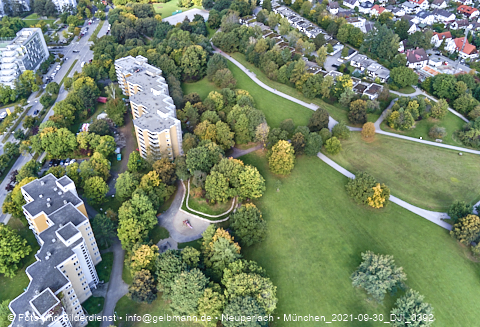 30.09.2021 - Marx-Zentrum, Studentenwohnheim und Wohnanlage Karl-Marx-Ring 52-62 und KMR 53-57c