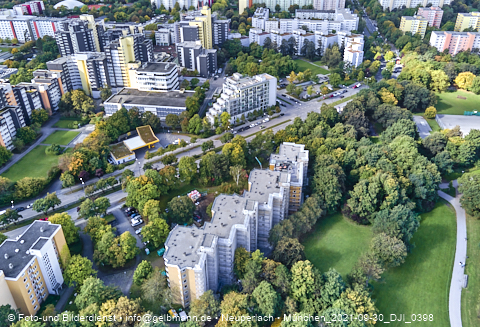 30.09.2021 - Marx-Zentrum, Studentenwohnheim und Wohnanlage Karl-Marx-Ring 52-62 und KMR 53-57c