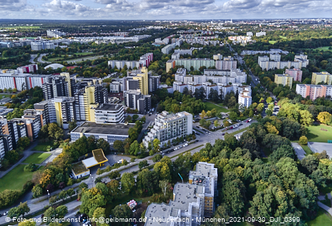 30.09.2021 - Marx-Zentrum, Studentenwohnheim und Wohnanlage Karl-Marx-Ring 52-62 und KMR 53-57c