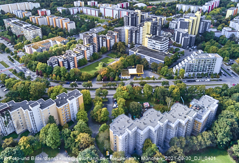 30.09.2021 - Marx-Zentrum, Studentenwohnheim und Wohnanlage Karl-Marx-Ring 52-62 und KMR 53-57c