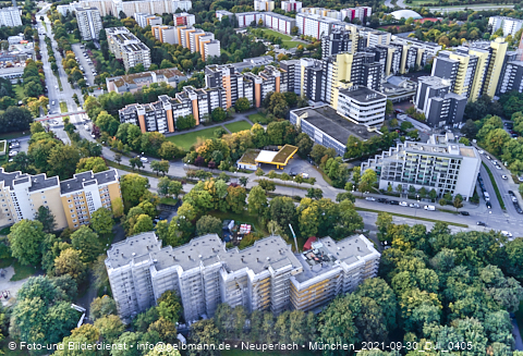 30.09.2021 - Marx-Zentrum, Studentenwohnheim und Wohnanlage Karl-Marx-Ring 52-62 und KMR 53-57c