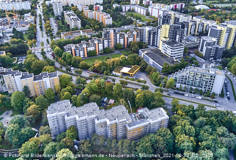 30.09.2021 - Marx-Zentrum, Studentenwohnheim und Wohnanlage Karl-Marx-Ring 52-62 und KMR 53-57c