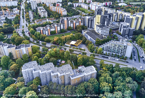 30.09.2021 - Marx-Zentrum, Studentenwohnheim und Wohnanlage Karl-Marx-Ring 52-62 und KMR 53-57c