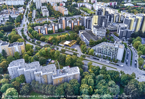 30.09.2021 - Marx-Zentrum, Studentenwohnheim und Wohnanlage Karl-Marx-Ring 52-62 und KMR 53-57c